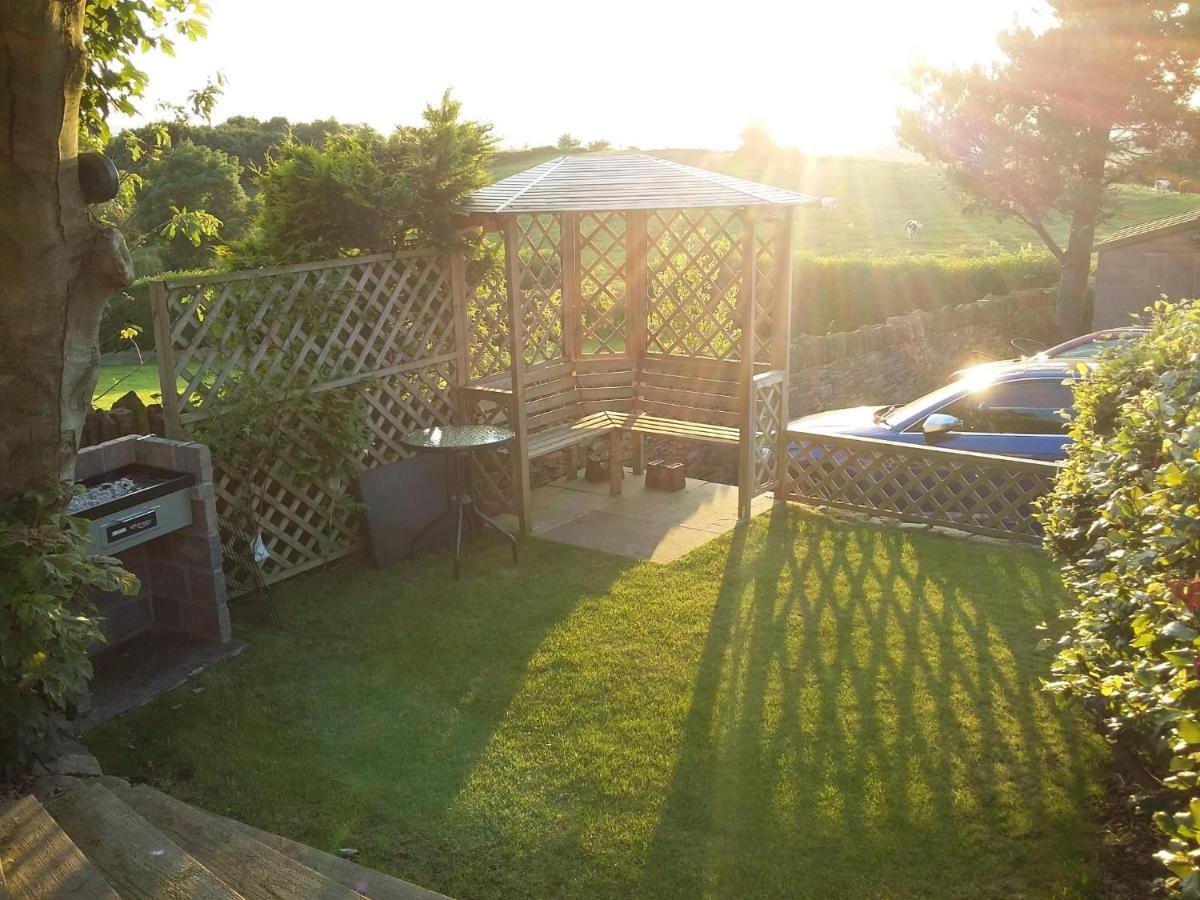 Lane End Cottage Holmfirth - Panoramic Views, Modernised With Offroad Parking المظهر الخارجي الصورة