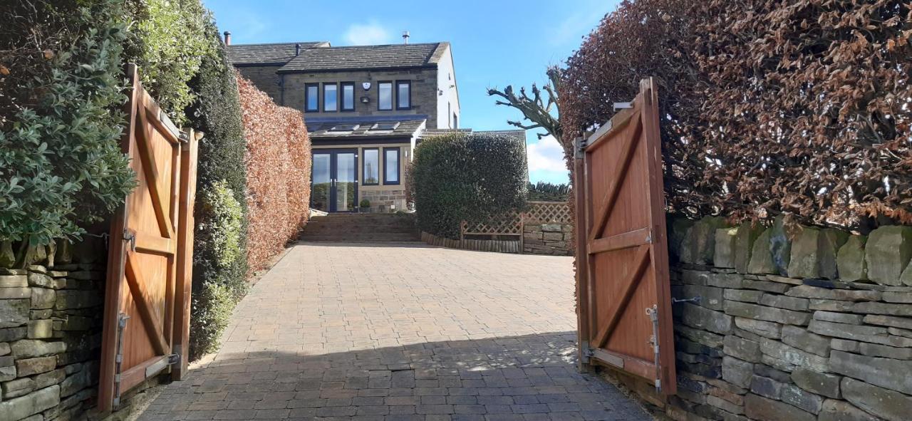 Lane End Cottage Holmfirth - Panoramic Views, Modernised With Offroad Parking المظهر الخارجي الصورة