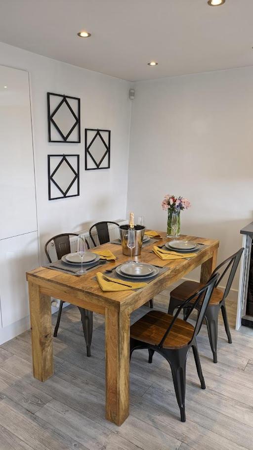 Lane End Cottage Holmfirth - Panoramic Views, Modernised With Offroad Parking المظهر الخارجي الصورة